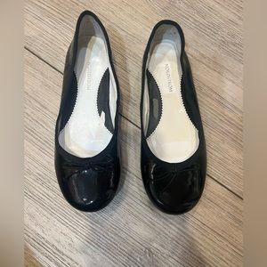 Nordstrom Little Girl Black Patent Leather Ballet Flat with Bow Gently Used